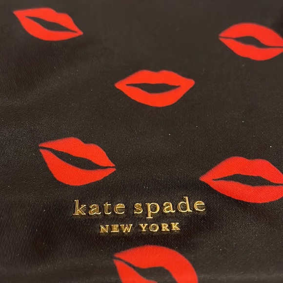 Kate Spade The Little Better Sam Kisses 💋 Small Shoulder Bag - Picture 5 of 7